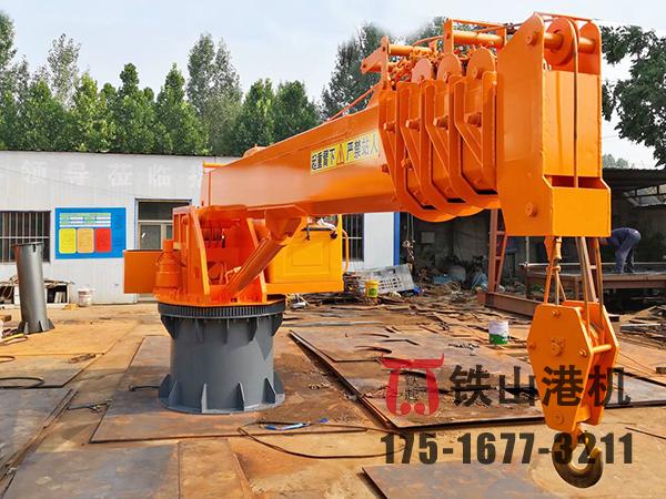江西新余甲板起重機廠家船用起重機如何進行裝卸貨物？